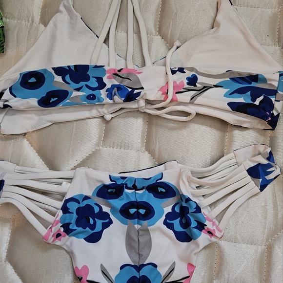NEW, Womens bathing suit - Picture 2 of 2